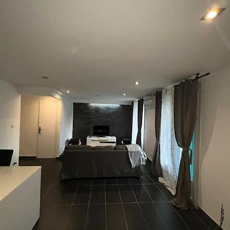 Grand Appartement Climatise Et Fonctionnel Марсилия Екстериор снимка