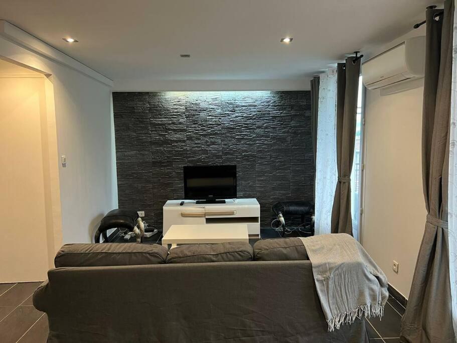 Grand Appartement Climatise Et Fonctionnel Марсилия Екстериор снимка