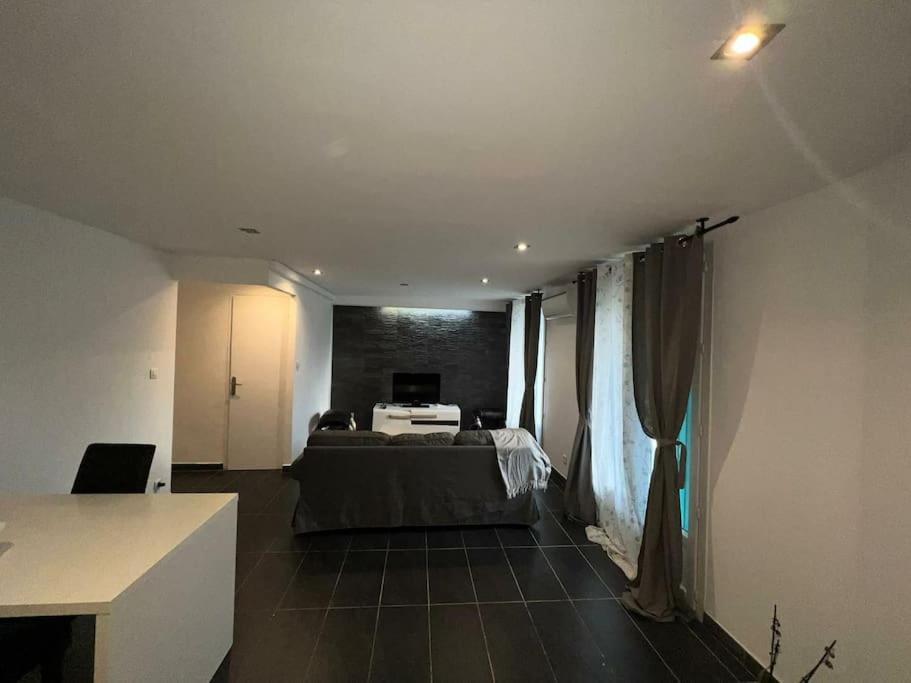 Grand Appartement Climatise Et Fonctionnel Марсилия Екстериор снимка
