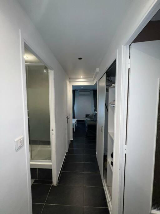Grand Appartement Climatise Et Fonctionnel Марсилия Екстериор снимка