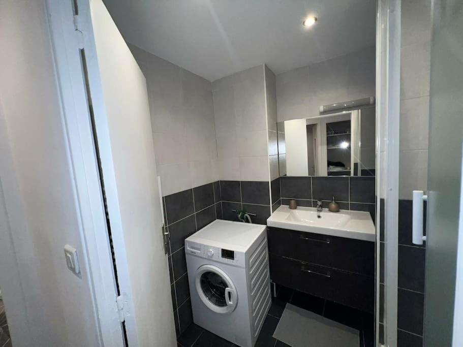 Grand Appartement Climatise Et Fonctionnel Марсилия Екстериор снимка