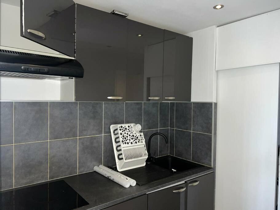 Grand Appartement Climatise Et Fonctionnel Марсилия Екстериор снимка